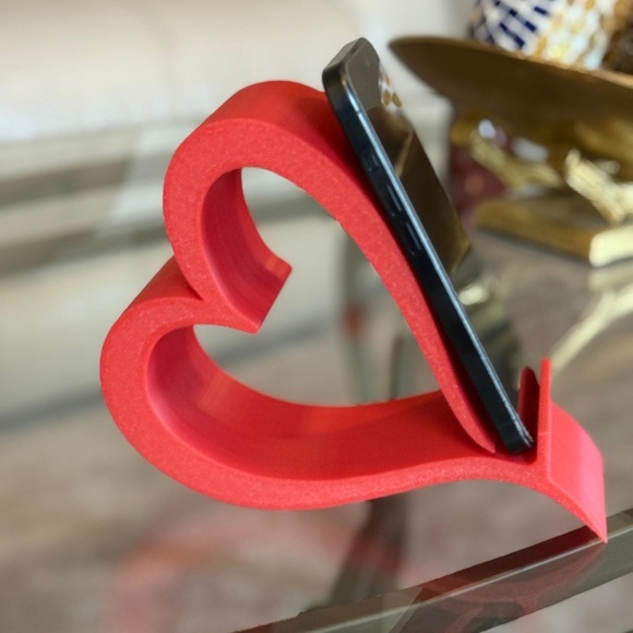 3D Printed iPhone stand. Pick colors Red or Pink. - Picture 3 of 4